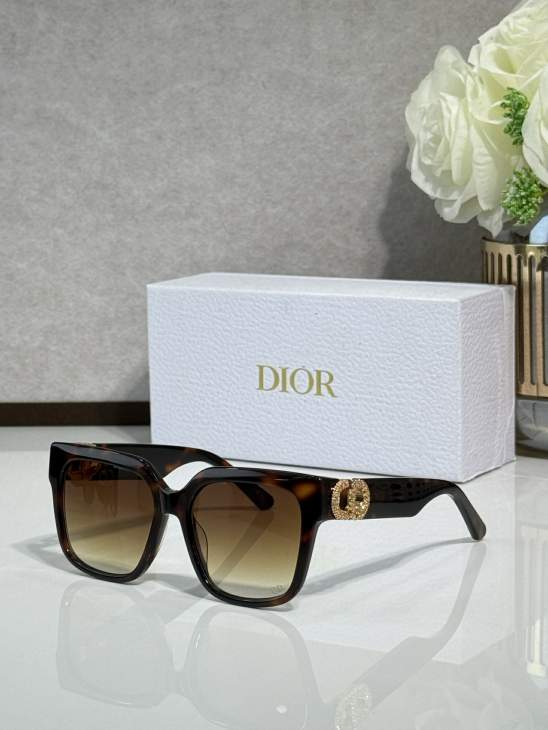 Picture of Dior Sunglasses _SKUfw77317709fw